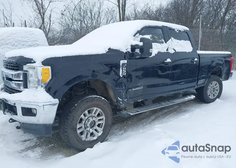 2017 Ford F-250 Xlt z USA, uszkodzony, nr VIN 1FT7W2BT9HED56493
